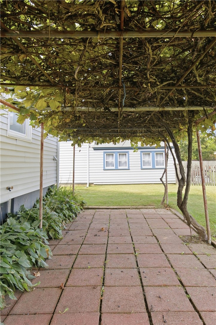 136 Durfee Road Tiverton, RI 02878 - Photo 37 of 39 Gallery Image 37