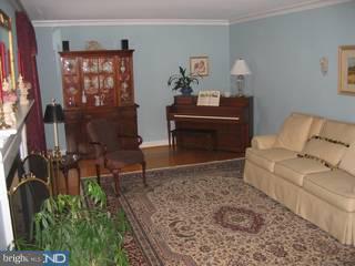 70 Woodcroft Road Havertown, PA 19083 - Photo 3 of 6