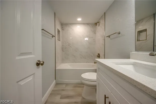 $1,500 | 16881 Davis Road, Unit 116, Fort Myers, FL 33908