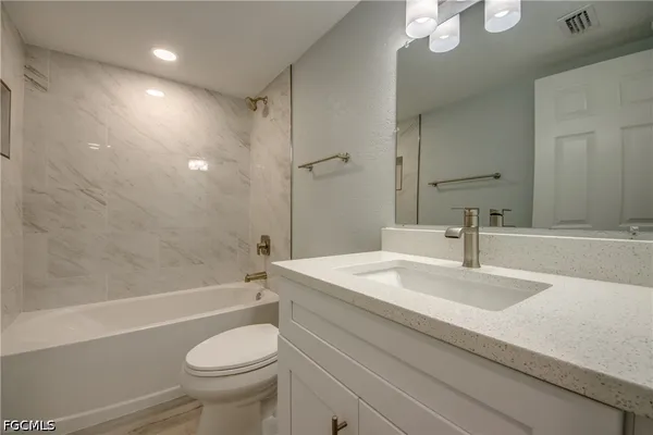$1,500 | 16881 Davis Road, Unit 116, Fort Myers, FL 33908