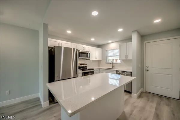 $1,500 | 16881 Davis Road, Unit 116, Fort Myers, FL 33908