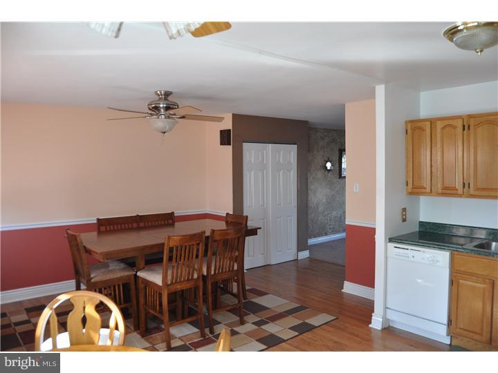 3329 Atmore Road Philadelphia, PA 19154 - Photo 7 of 24 Kitchen