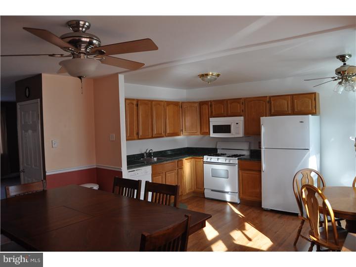 3329 Atmore Road Philadelphia, PA 19154 - Photo 8 of 24 Kitchen