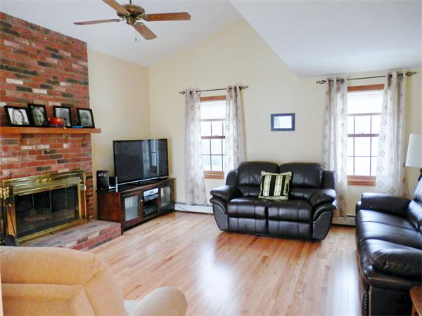 18 Ida Road Worcester, MA 01604 - Photo 6 of 26 Gallery Image 6
