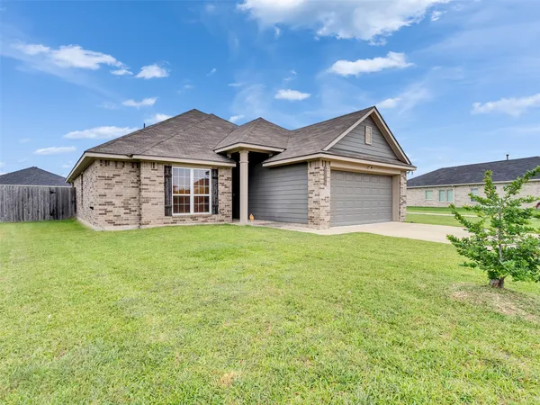 $2,400 | 8216 Tourmaline Way, Texas City, TX 77591