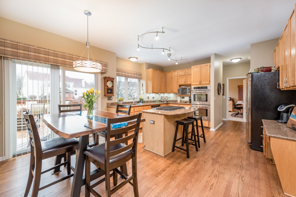 1061 Ravinia Drive Gurnee, IL 60031 - Photo 4 of 52 Gallery Image 4