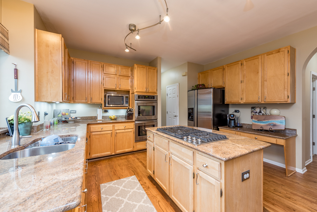 1061 Ravinia Drive Gurnee, IL 60031 - Photo 8 of 52 Gallery Image 8