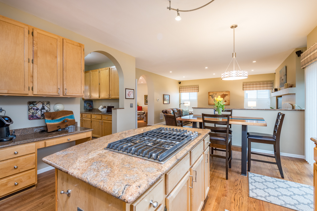 1061 Ravinia Drive Gurnee, IL 60031 - Photo 10 of 52 Gallery Image 10