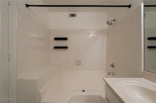 $1,700 | 2251 Wigwam Parkway, Unit 621, Henderson, NV 89074