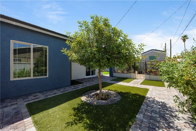 $2,200 | 605 North Yale Street, Las Vegas, NV 89107