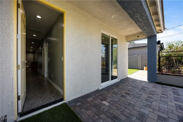 $2,200 | 605 North Yale Street, Las Vegas, NV 89107