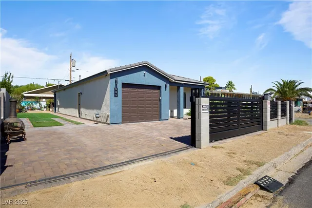 $2,200 | 605 North Yale Street, Las Vegas, NV 89107