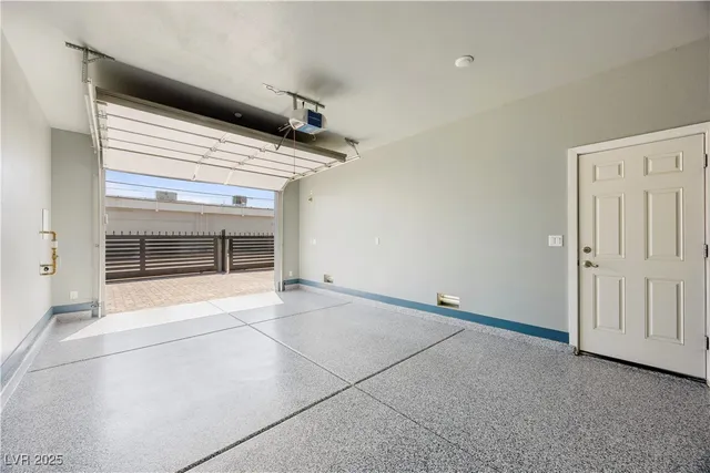 $2,200 | 605 North Yale Street, Las Vegas, NV 89107