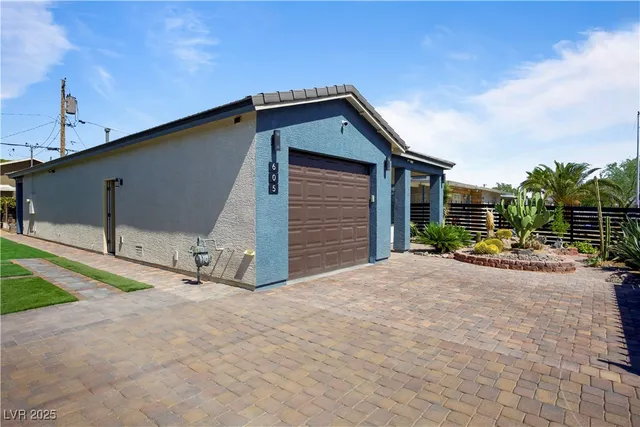 $2,200 | 605 North Yale Street, Las Vegas, NV 89107