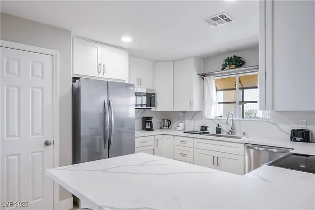 $4,300 | 6990 West Richmar Avenue, Las Vegas, NV 89178