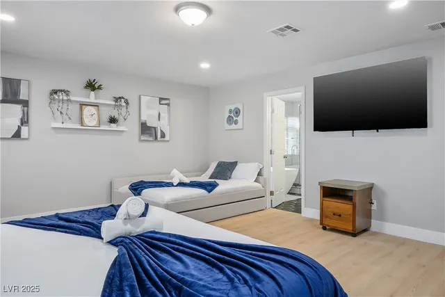 $4,300 | 6990 West Richmar Avenue, Las Vegas, NV 89178