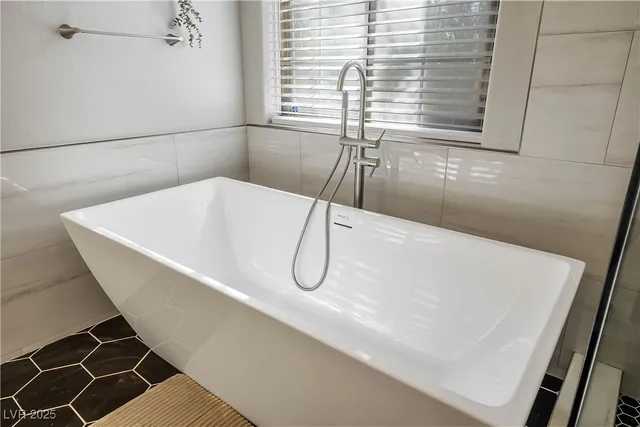 $4,300 | 6990 West Richmar Avenue, Las Vegas, NV 89178