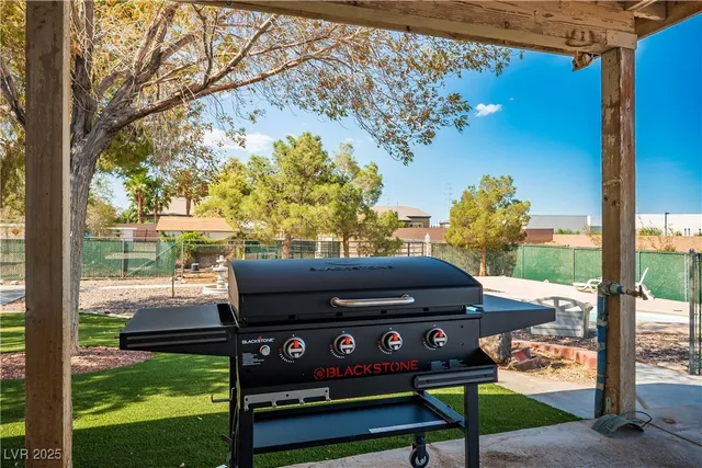 $4,300 | 6990 West Richmar Avenue, Las Vegas, NV 89178