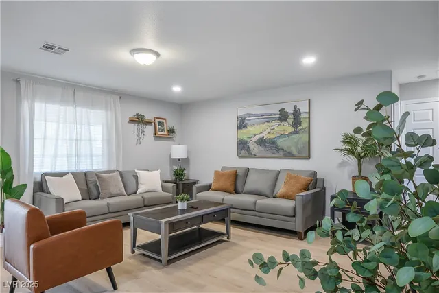 $4,300 | 6990 West Richmar Avenue, Las Vegas, NV 89178