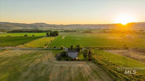 $599,900 | 2020 Widner Road, Midvale, ID 83645