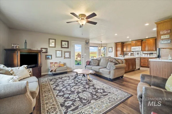 $599,900 | 2020 Widner Road, Midvale, ID 83645