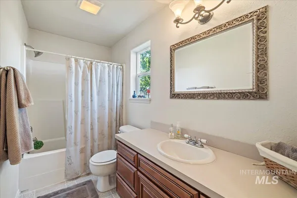 $599,900 | 2020 Widner Road, Midvale, ID 83645