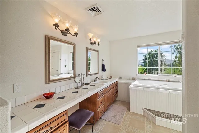 $599,900 | 2020 Widner Road, Midvale, ID 83645