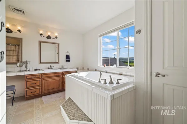 $599,900 | 2020 Widner Road, Midvale, ID 83645