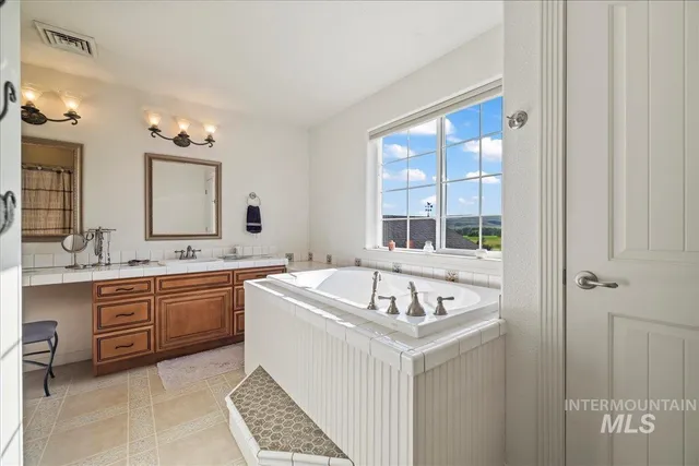 $599,900 | 2020 Widner Road, Midvale, ID 83645