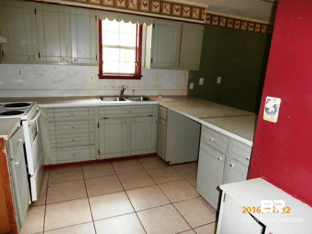 19060 Hunting Club Road Seminole, AL 36574 - Photo 6 of 18 Kitchen