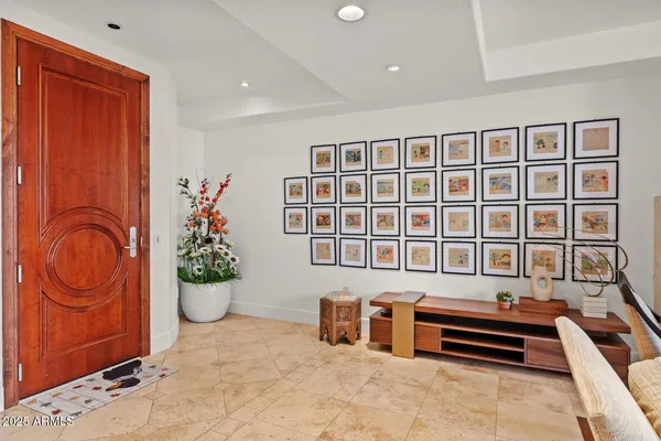 $5,995 | 2402 East Esplanade Lane, Unit 204, Phoenix, AZ 85016