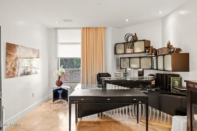 $5,995 | 2402 East Esplanade Lane, Unit 204, Phoenix, AZ 85016