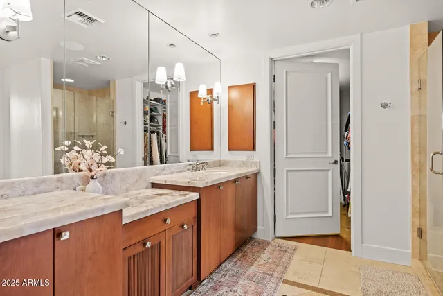 $5,995 | 2402 East Esplanade Lane, Unit 204, Phoenix, AZ 85016