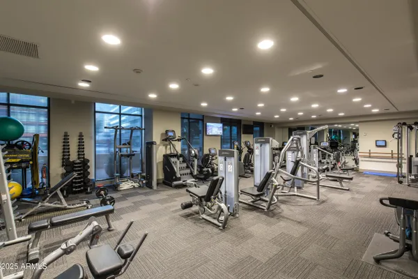 $5,995 | 2402 East Esplanade Lane, Unit 204, Phoenix, AZ 85016