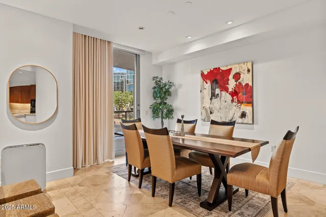 $5,995 | 2402 East Esplanade Lane, Unit 204, Phoenix, AZ 85016