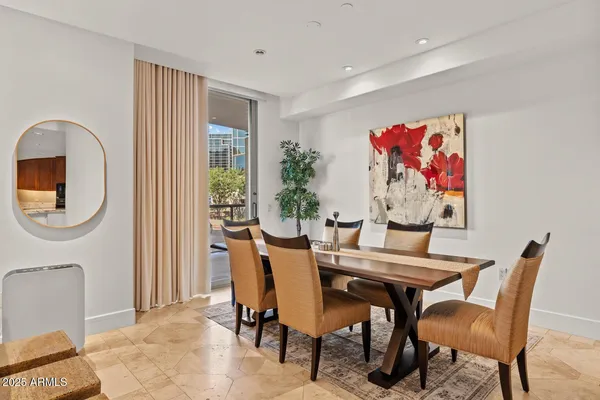 $5,995 | 2402 East Esplanade Lane, Unit 204, Phoenix, AZ 85016