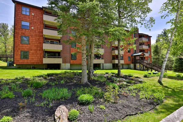$269,000 | 118 Gateway Court, Unit B23, Mendon, VT 05701