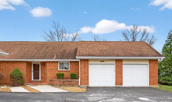 $177,500 | 2210 Riverwood Trails Drive, Florissant, MO 63031