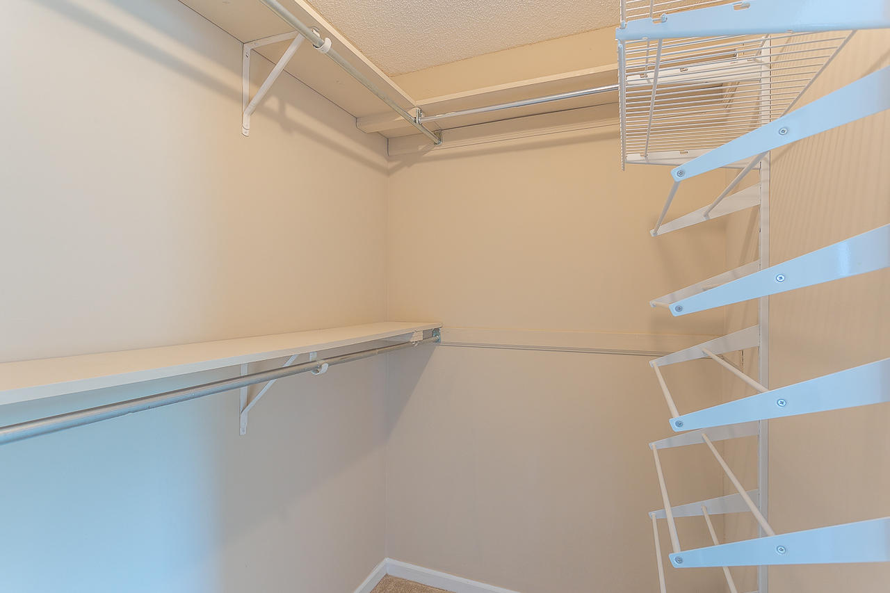 518 Picture Ridge Drive Chattanooga, TN 37421 - Photo 21 of 37 Master closet