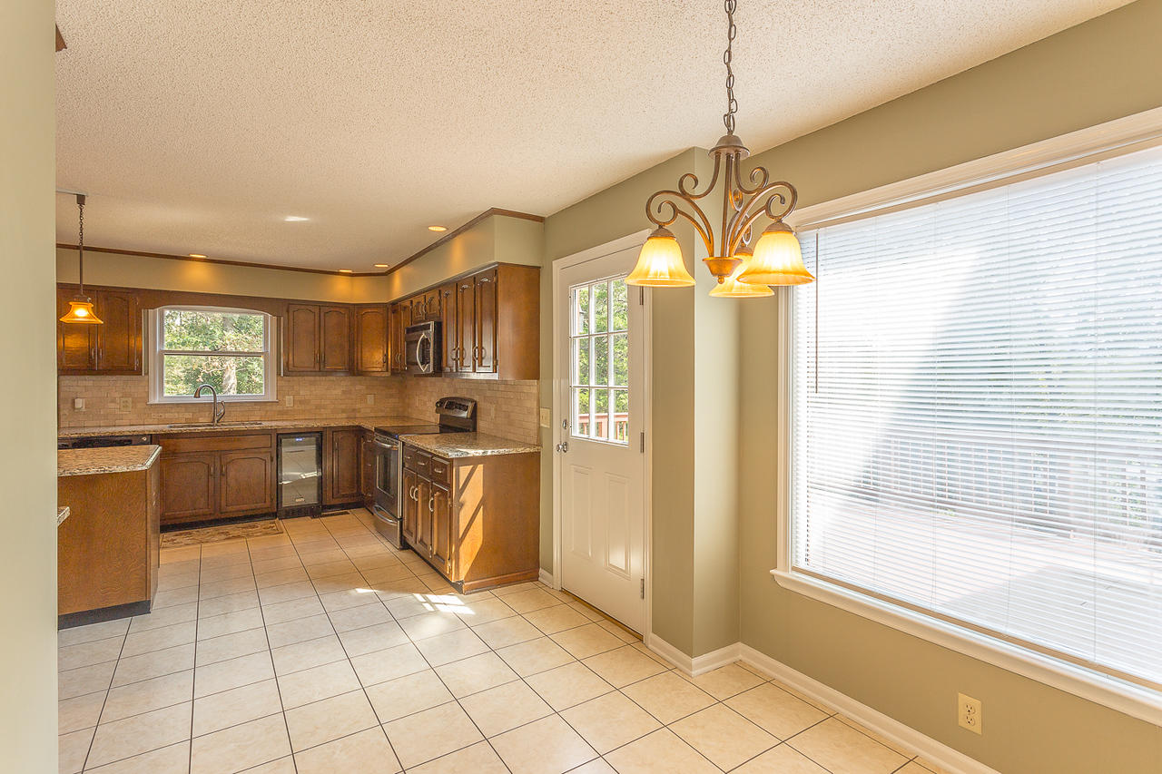 518 Picture Ridge Drive Chattanooga, TN 37421 - Photo 6 of 37 518 Picture Ridge-54-X2