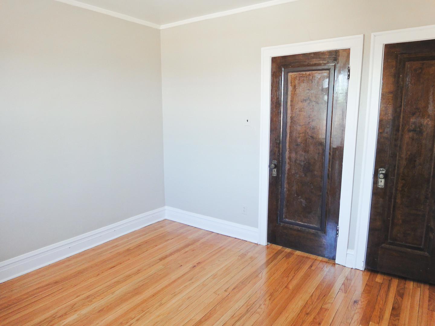 1941 Grove Avenue, Unit 201 Berwyn, IL 60402 - Photo 11 of 13 a view of a room with wooden floor and bathroom