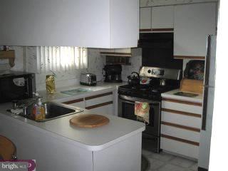 330 Ridgeway Place Philadelphia, PA 19116 - Photo 3 of 6 Gallery Image 3