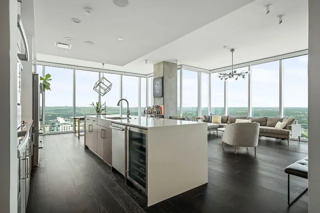 $7,500 | 301 West Avenue, Unit 4401, Austin, TX 78701