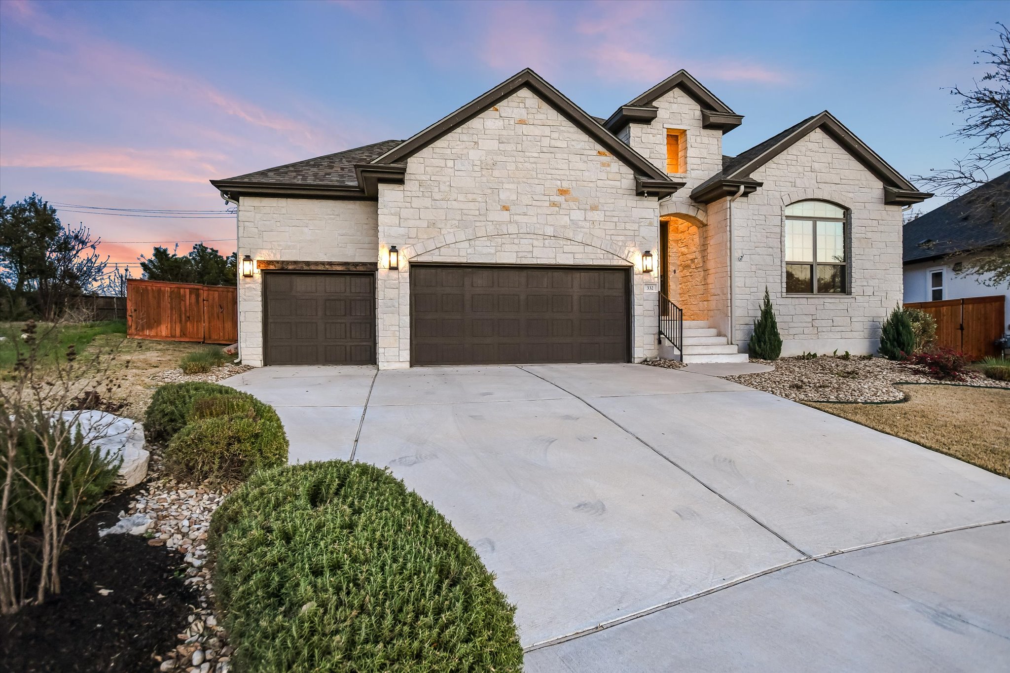 332 Axis Loop Georgetown, TX 78628 - Photo 2 of 37