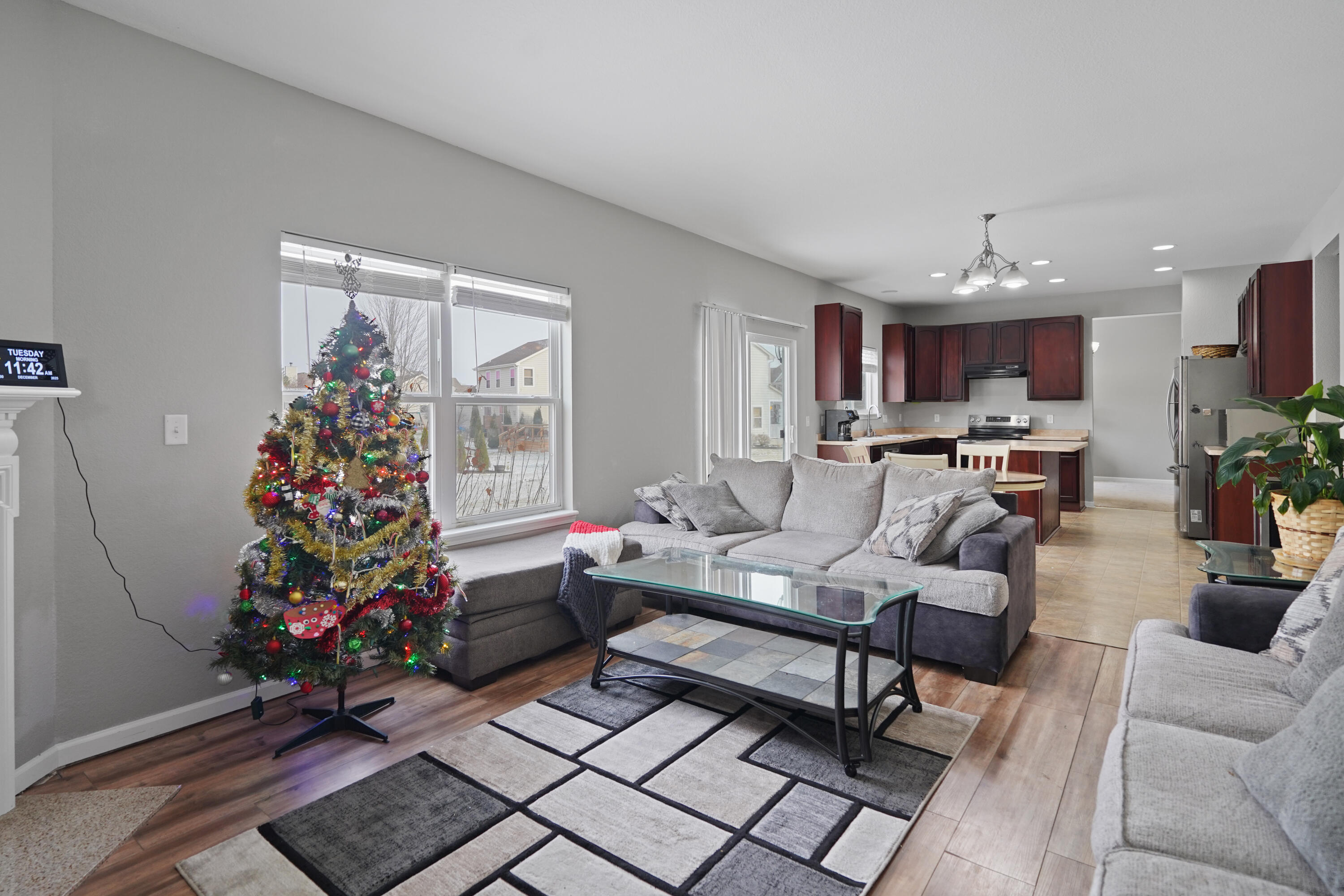 15014 73rd Street Kenosha, WI 53142 - Photo 10 of 32 Family Room