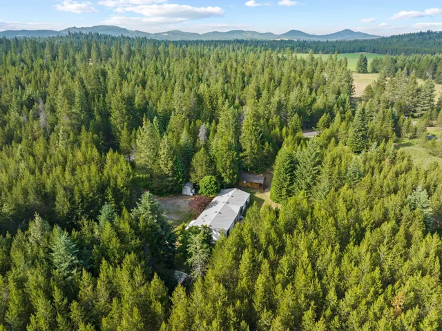 $449,900 | 38109 North Old Pine Lane, Elk, WA 99009