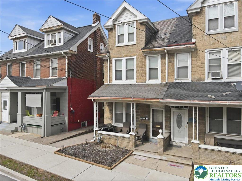 921 Broadway Fountain Hill, PA 18015 - Photo 5 of 93