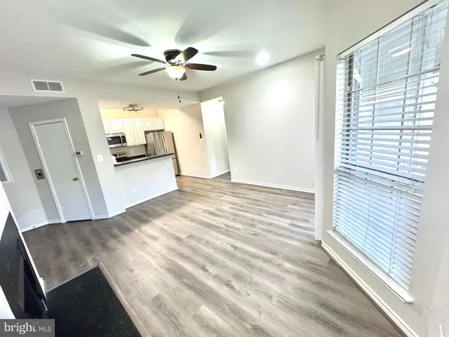 $295,000 | 12154 Penderview Terrace, Unit 1204, Fairfax, VA 22033