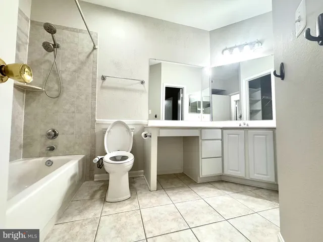 $295,000 | 12154 Penderview Terrace, Unit 1204, Fairfax, VA 22033