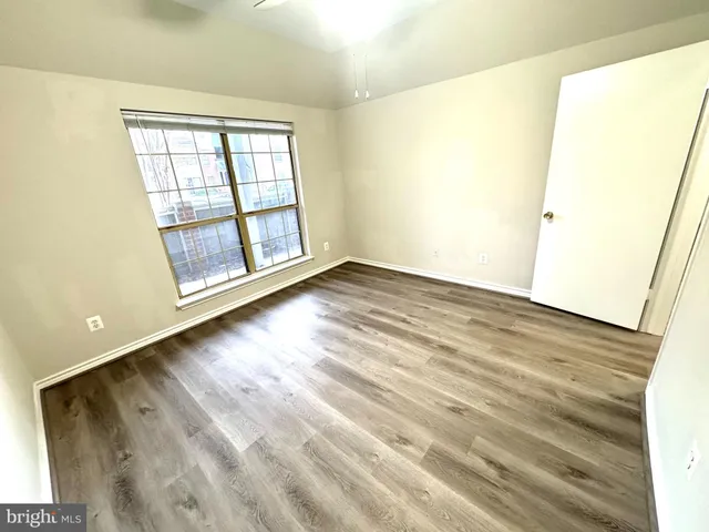 $295,000 | 12154 Penderview Terrace, Unit 1204, Fairfax, VA 22033